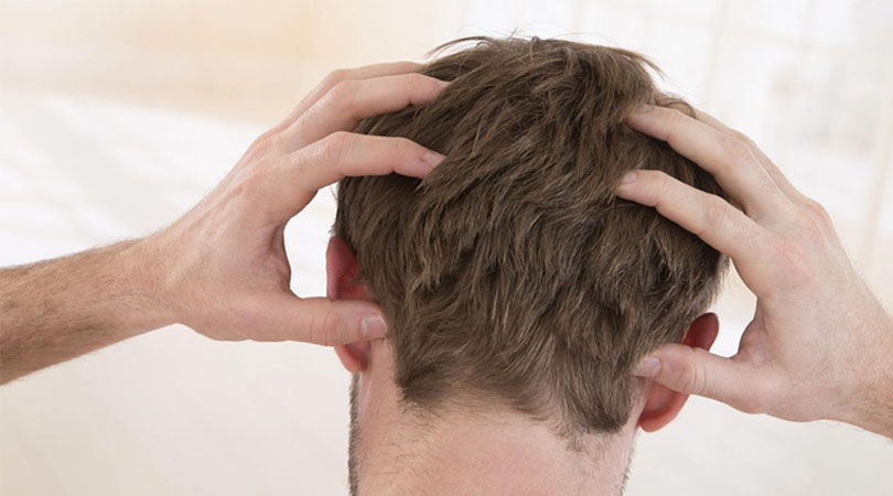 How does itching go away after hair transplantation?
